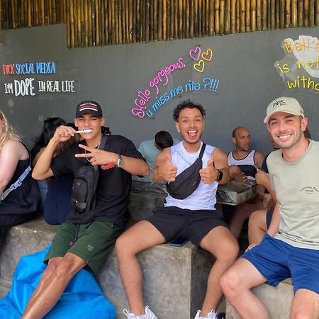 Stellar Capsules Hostel Seminyak  Exterior photo The crew of the film