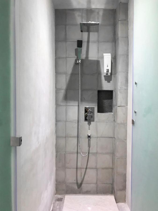 Stellar Capsules Hostel Seminyak  Exterior photo A shower