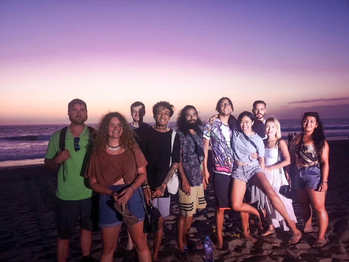 Stellar Capsules Hostel Seminyak  Exterior photo The cast of the film
