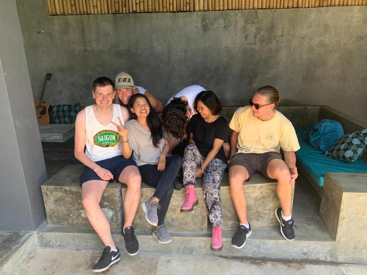 Stellar Capsules Hostel Seminyak  Exterior photo A group of students from the University of California, Irvine at the 2018 Global Challenges Conference