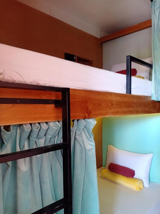 Stellar Capsules Hostel Seminyak  Exterior photo A bunk bed